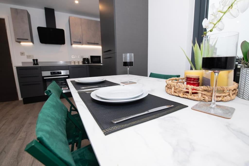 Deluxe 2 Bed York Flat With Gym Sleeps 6 Διαμέρισμα Εξωτερικό φωτογραφία